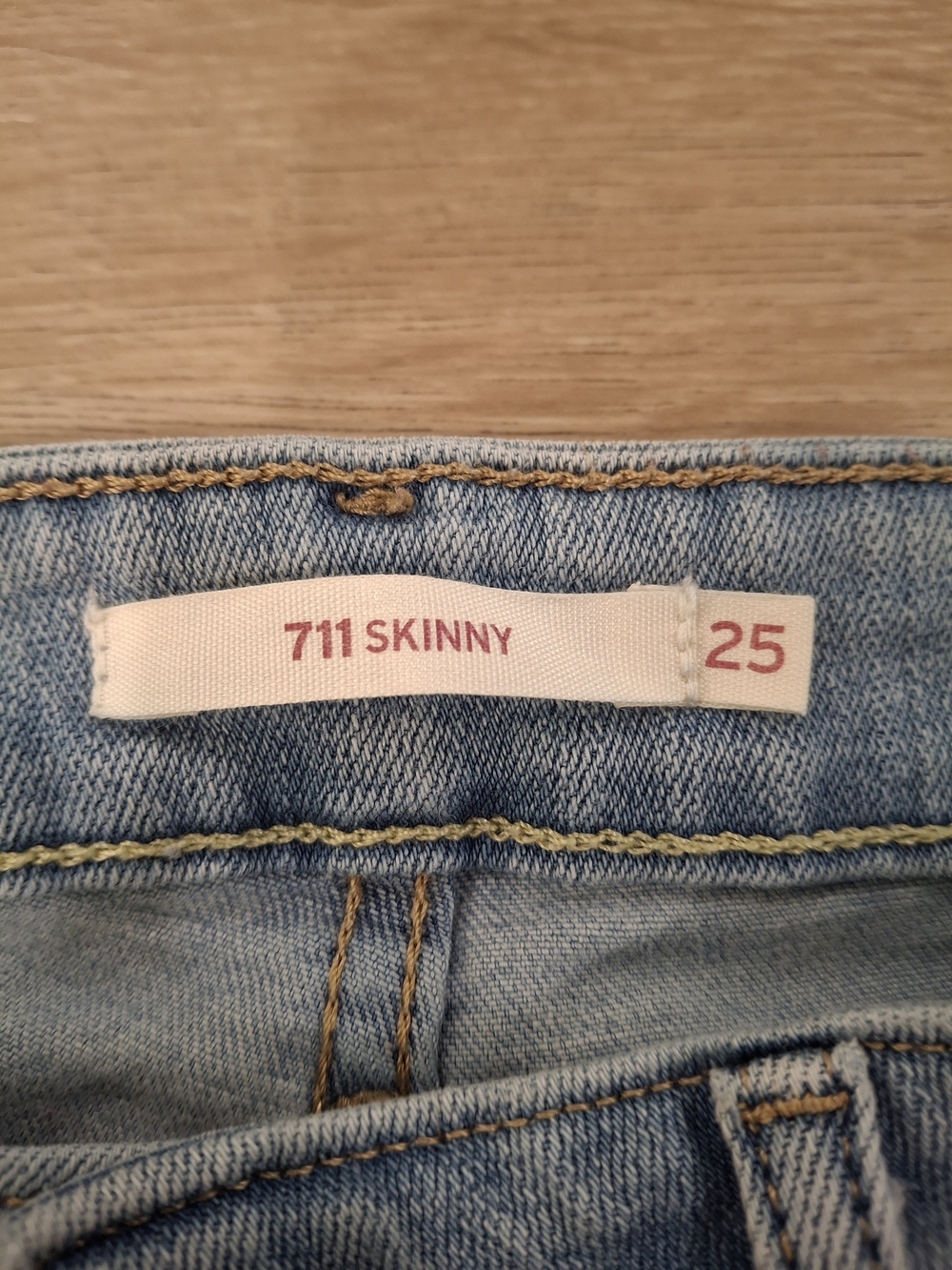 Levi's 711 Skinny Jeans Women's W25 L28 Light Wash Blue Denim - Picture 3 of 14